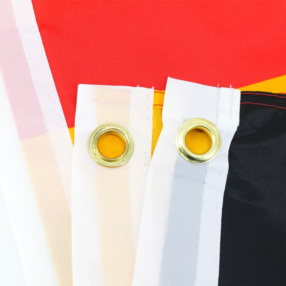 Deutschland Flagge 90x150 cm – Polyesterfahne mit Ösen zur Befestigung
