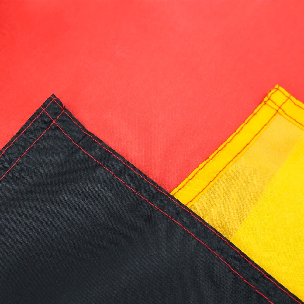 Deutschland Flagge 90x150 cm – Polyesterfahne mit Ösen zur Befestigung